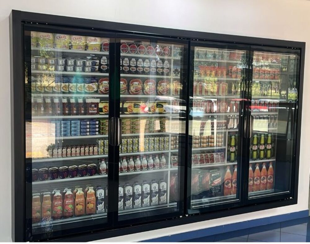 Câmara frigorífica instalada em supermercado